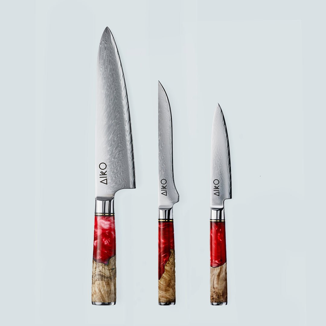 Aiko rosso (あいこ, アイコ) coltello in acciaio damasco con manico in resina rossa colorata
