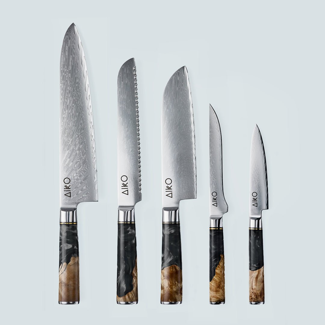 Aiko Black (あいこ, アイコ) coltello in acciaio Damasco con manico in resina nera colorata