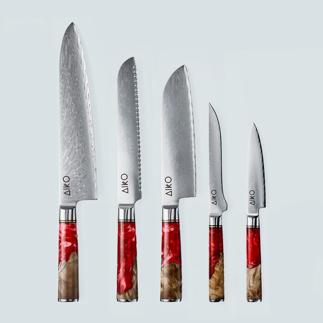 Aiko rosso (あいこ, アイコ) coltello in acciaio damasco con manico in resina rossa colorata