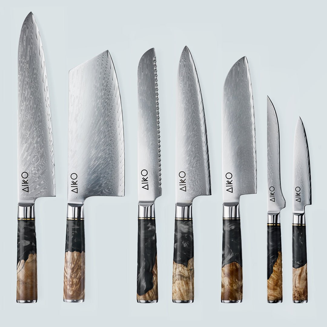 Aiko Black (あいこ, アイコ) coltello in acciaio Damasco con manico in resina nera colorata