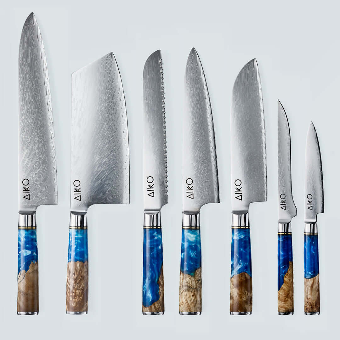 Aiko Blue (あいこ, アイコ) Damasco Knife in acciaio con maniglia di resina blu colorata