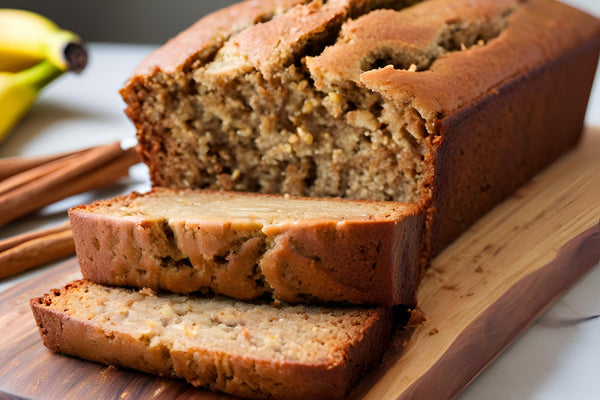 Pane di banana umido con un tocco di cannella