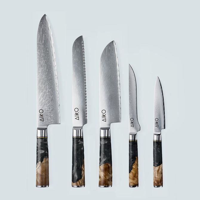 Coltello Aiko in Acciaio Damasco Nero con Manico in Resina Nera Colorata