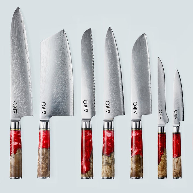 Coltello Aiko in acciaio damasco rosso con manico in resina colorata rossa