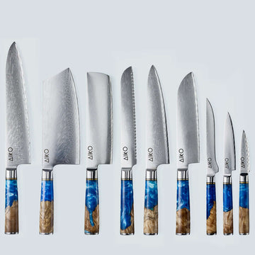 Aiko Blue (あいこ, アイコ) Damasco Knife in acciaio con maniglia di resina blu colorata